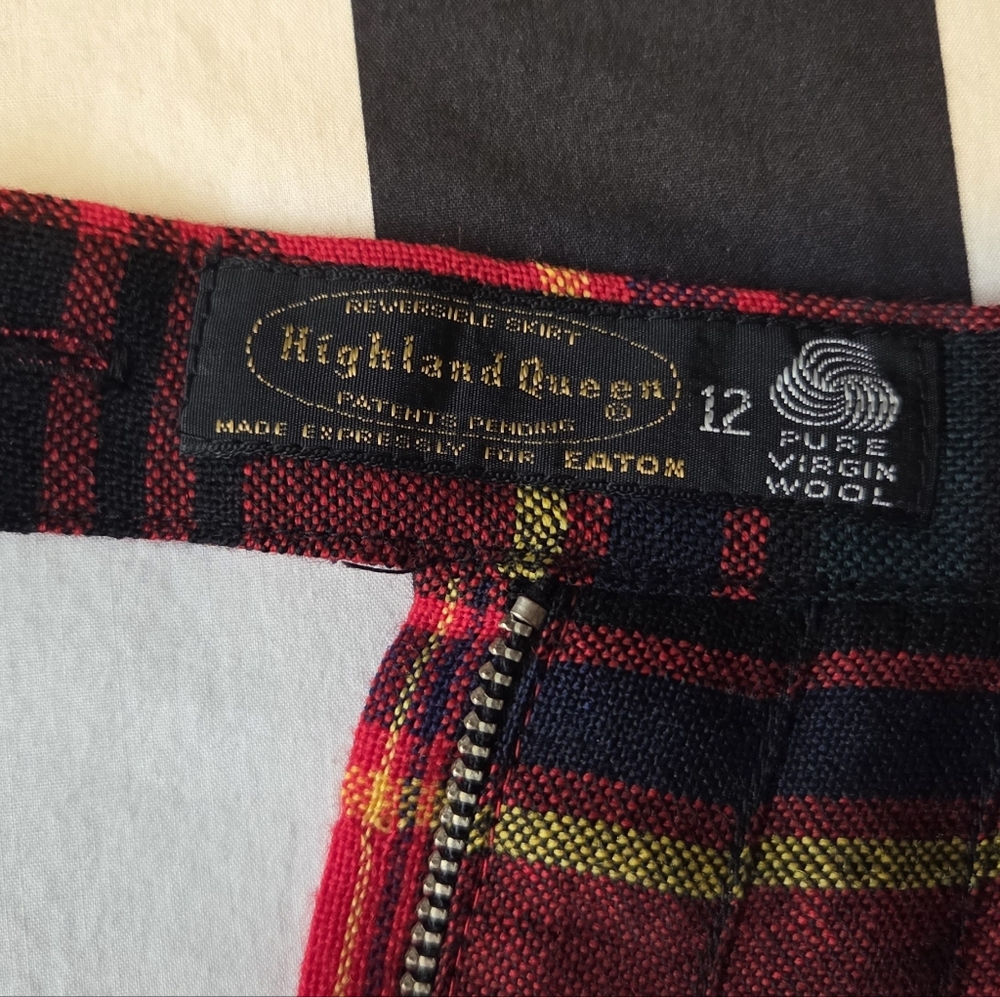 Reversible 100% Pure Virgin Wool Pleated Skirt - Picture 3 of 5